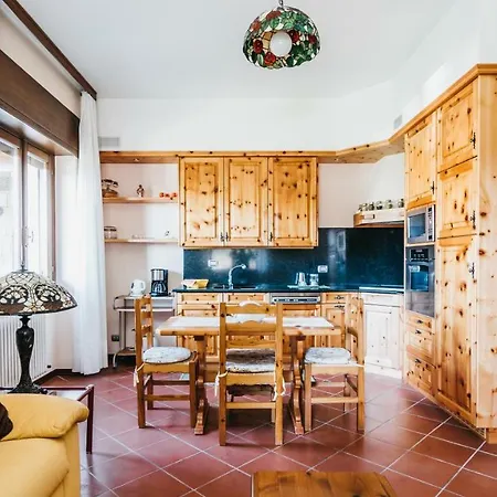 דירה Villa Dervio